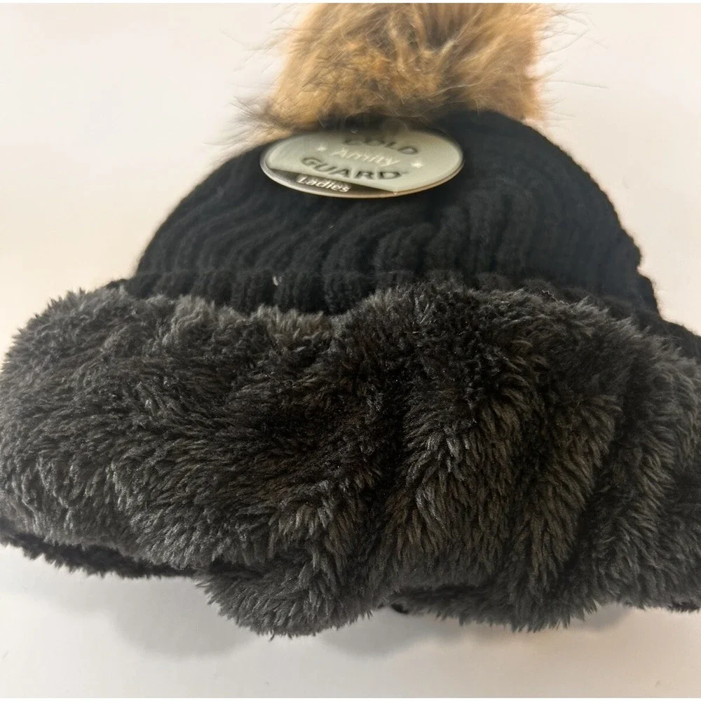 Women's Chunky Knit Winter Beanie with Pompom Ribbed Cap Black‎ Faux Fur Lining